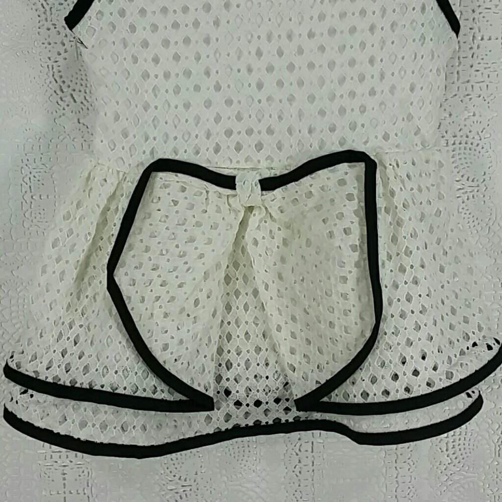 SALE***White Eyelet Tunic. Kids :) - Picture 4 of 5