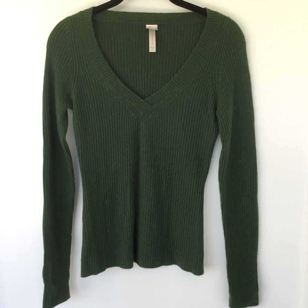 Aqua brand 100% Cashmere Sweater in Green