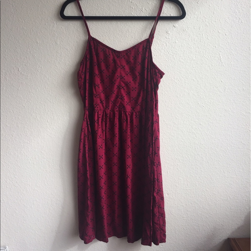H&M maroon patterned dress