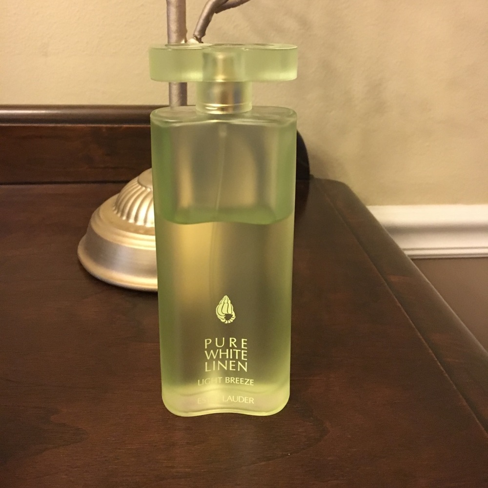 Estée Lauder Pure White Linen Light Breeze