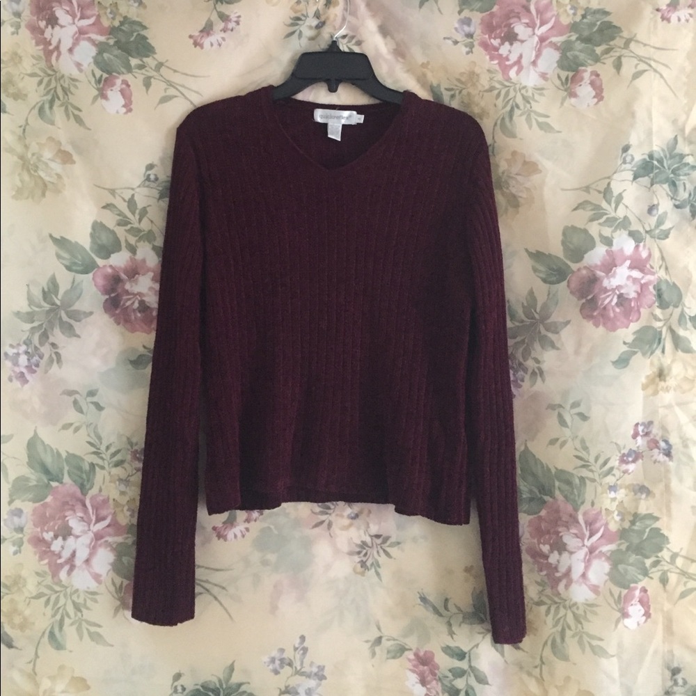 Vintage V-Neck Sweater ❤️