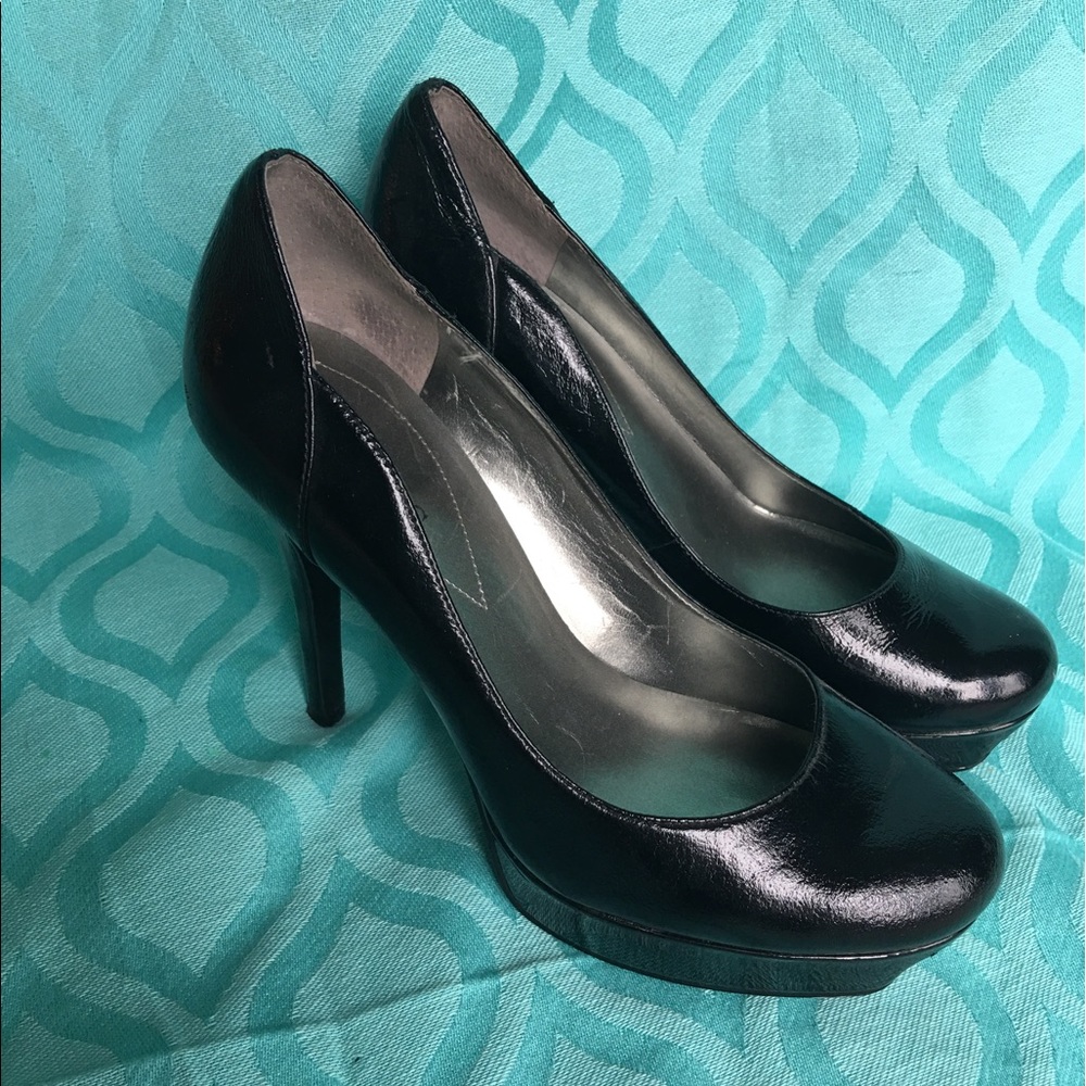 Guess pumps black