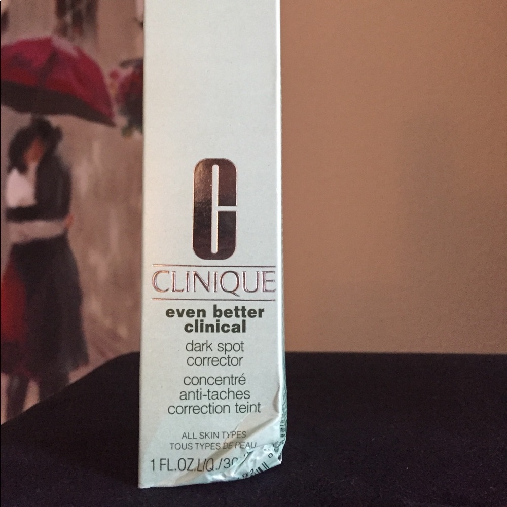 New CLINIQUE EVEN BETTER CLINICAL Spot Corrector