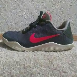 Used Kobe 11 low elite's