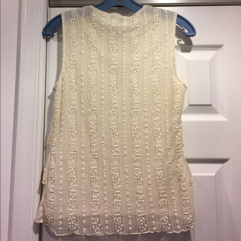 Beautiful Lace Tank - Picture 4 of 4