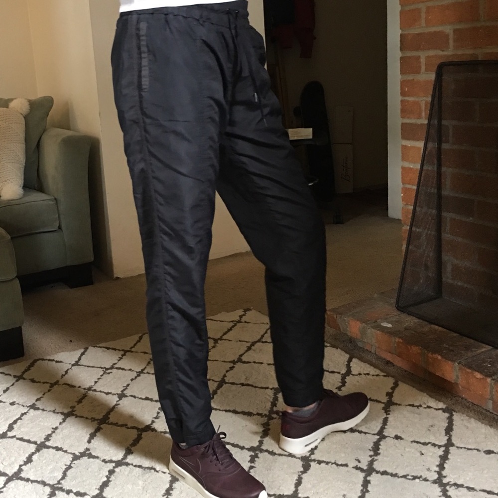 LORNA JANE Comfy, knit lined woven SLIM pants
