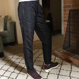 LORNA JANE Comfy, knit lined woven SLIM pants