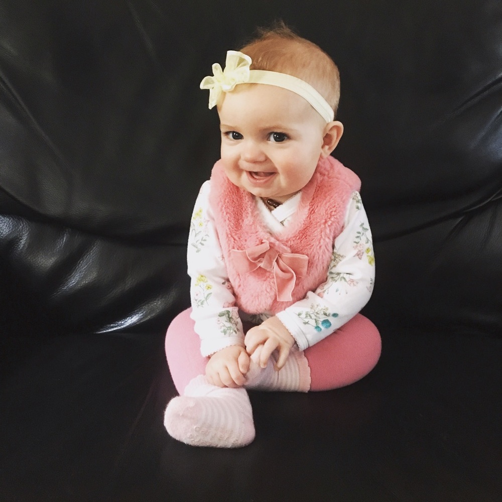 Pink fur vest with pretty bow