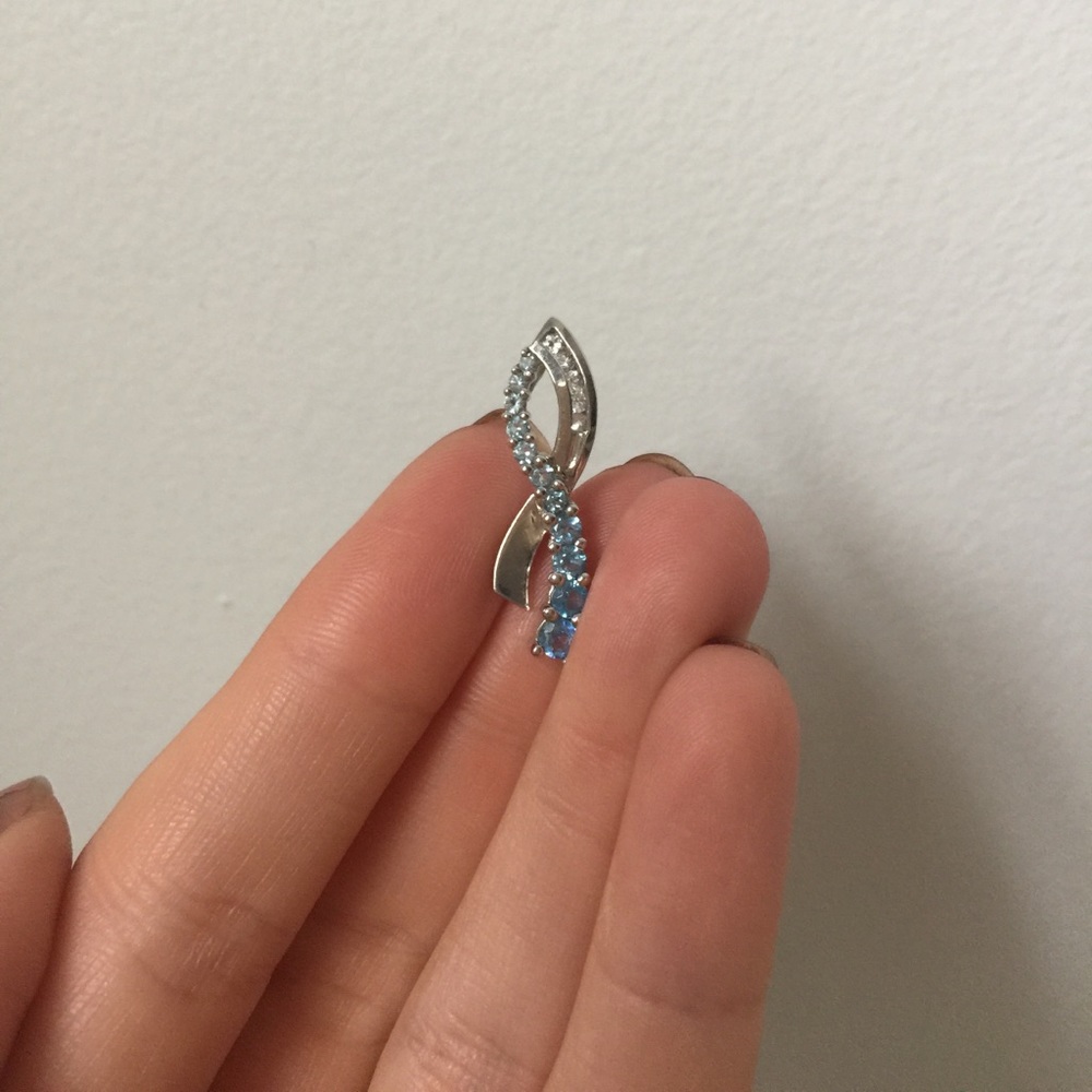 10k White Gold Blue Ombré Pendant