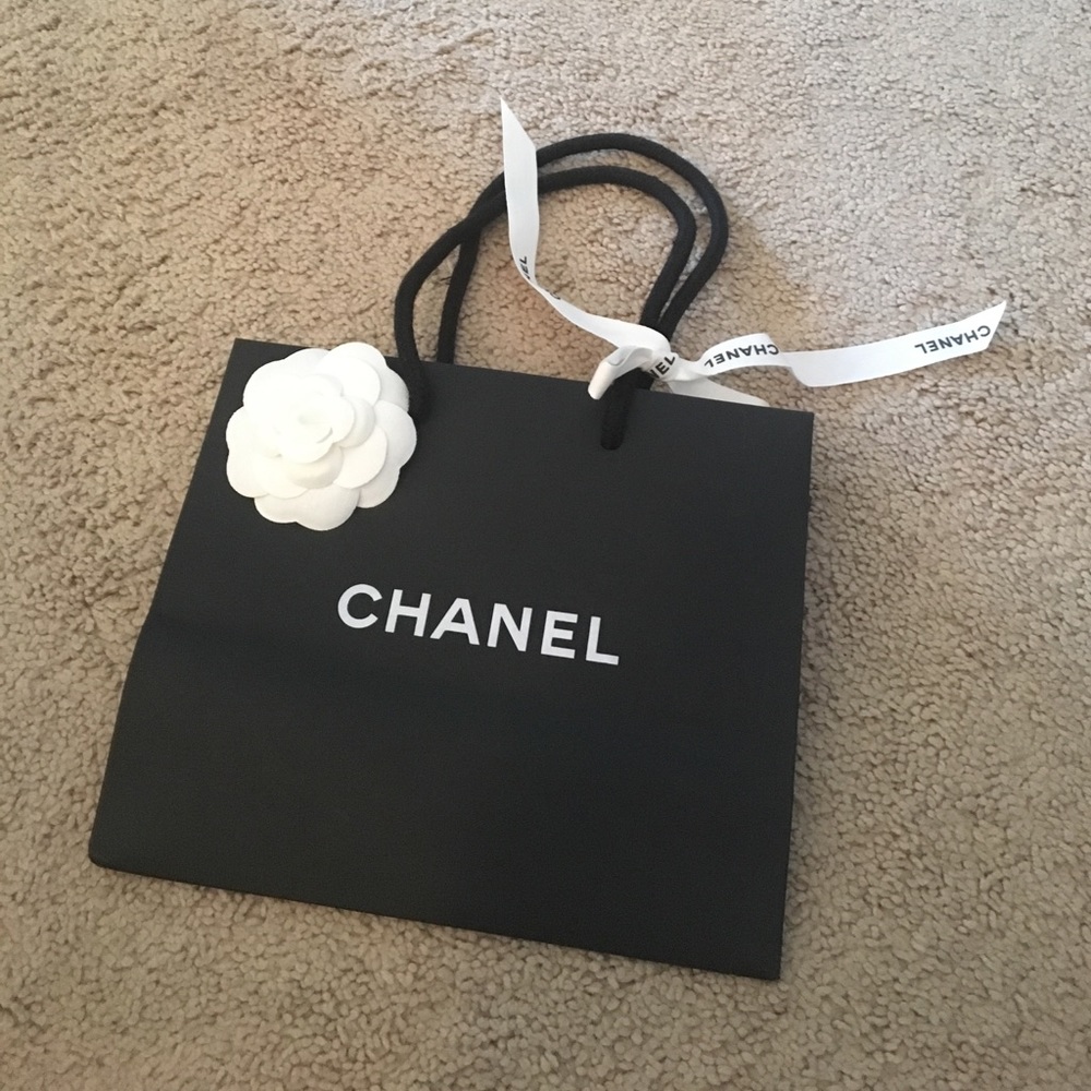 Chanel shopping bag black