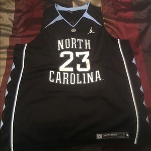 Micheal Jordan UNC basketball jersey