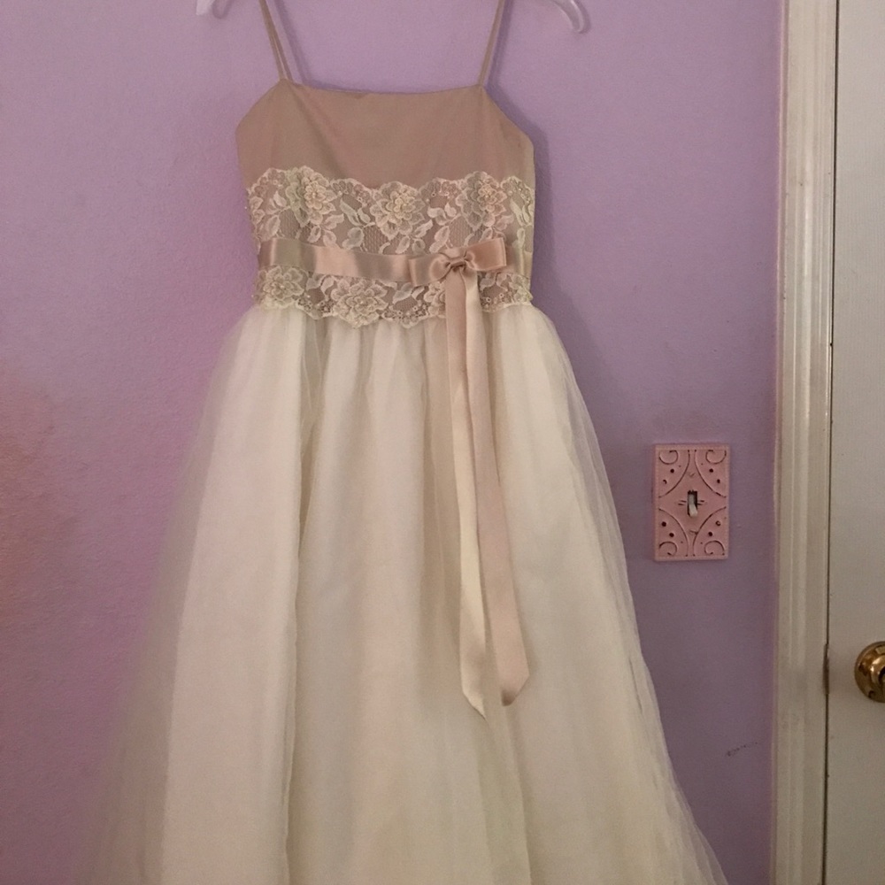 White flower girl dress (Worn 8 years old)