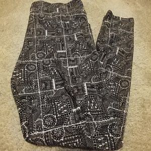 NEW Lularoe TC Black & White Print Leggings