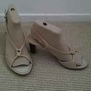 Rockport dynamic suspension sandals