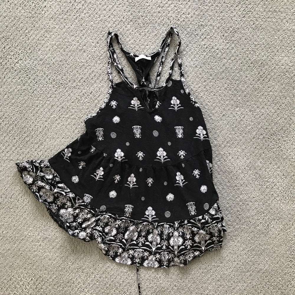 💥SALE! Free People Swingy Top, laced back