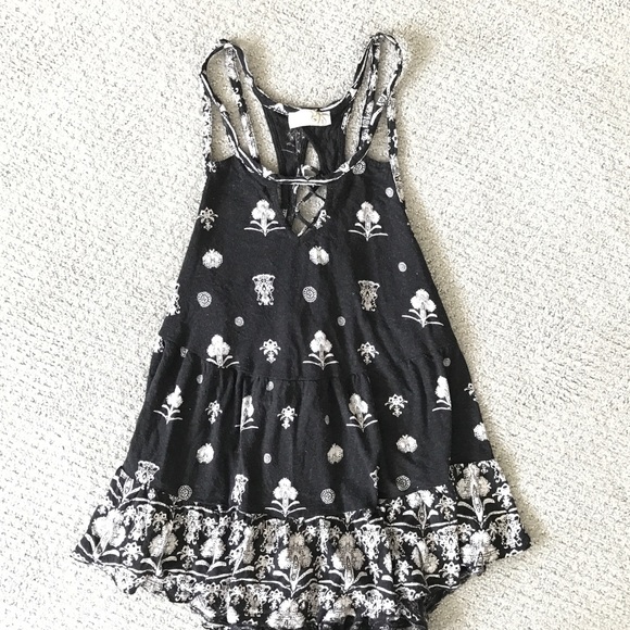 💥SALE! Free People Swingy Top, laced back - Picture 2 of 5