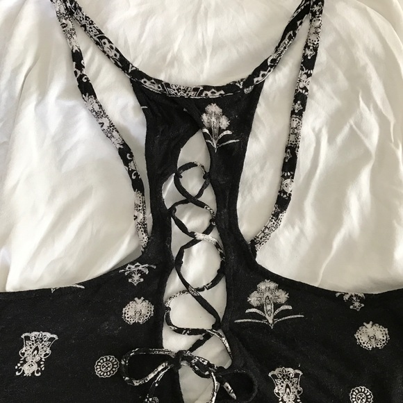 💥SALE! Free People Swingy Top, laced back - Picture 3 of 5