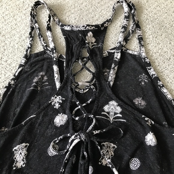 💥SALE! Free People Swingy Top, laced back - Picture 5 of 5