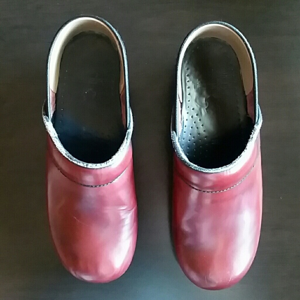 Dansko Burgandy Professional Oiled Clog size 38