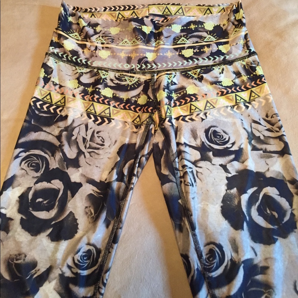 Teeki Desert Rose Goddess Capri