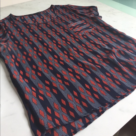 Travel-friendly Navy and Red Striped Top - Picture 5 of 6