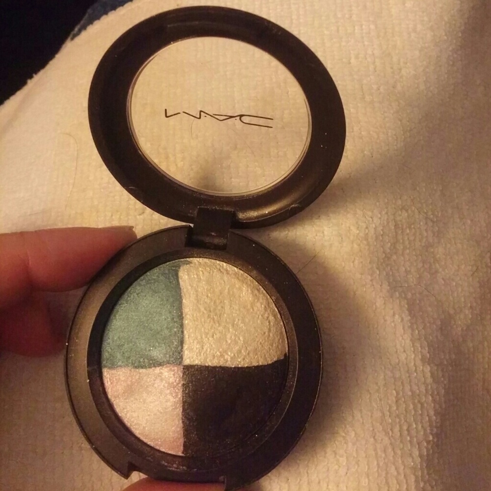 MAC Fashion Patch shadow