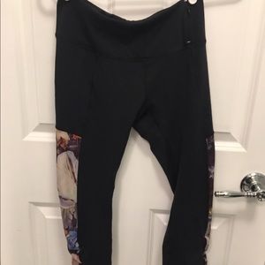 Calia crop, size small, flower print on side