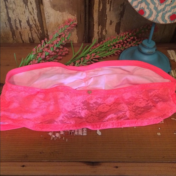 NWOT 💓 VS Lace bandeau - Picture 3 of 4