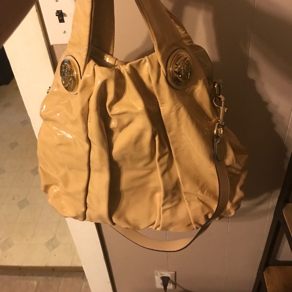 Gucci satchel .. Has been worn. In good condition.