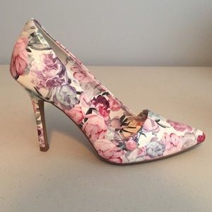 Elle Jonie heels SIZE 9