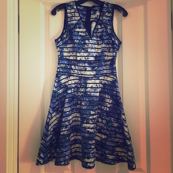 Banana Republic Dresses & Skirts - NWOT Banana Republic A-line ponte dress