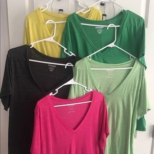 5 old navy v-neck T-shirts