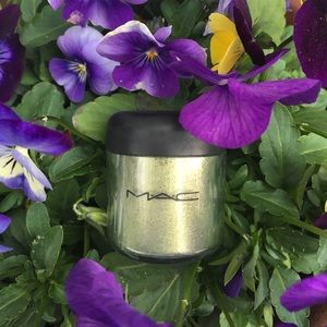 MAC Pigment Color Powder *Golden Olive*