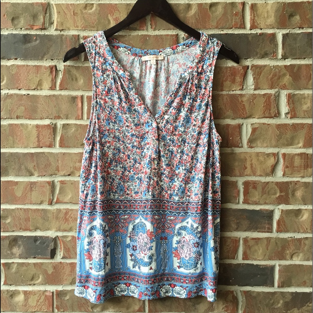 Skies Are Blue Edna V-neck