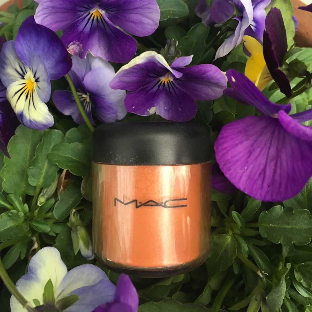 MAC Pigment *Off the Radar* - RESERVED