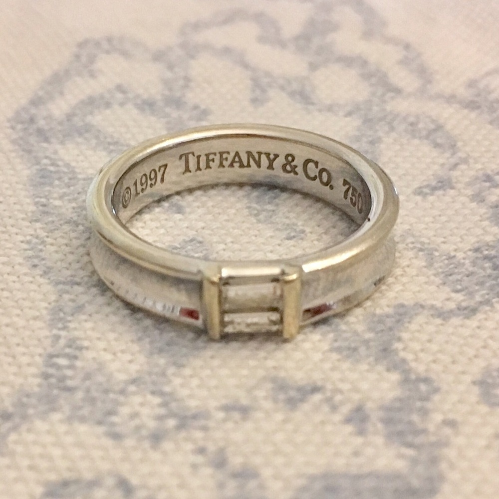 💯% Authentic Tiffany Diamond Ring 18kt White Gold
