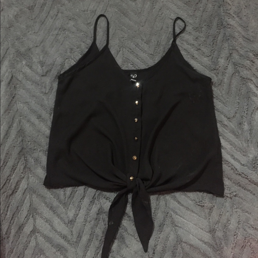 Button down tank