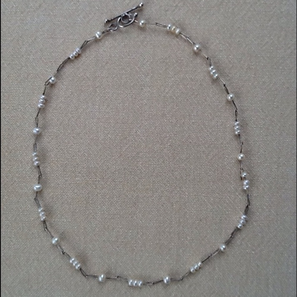 PEARL & WIRE NECKLACE