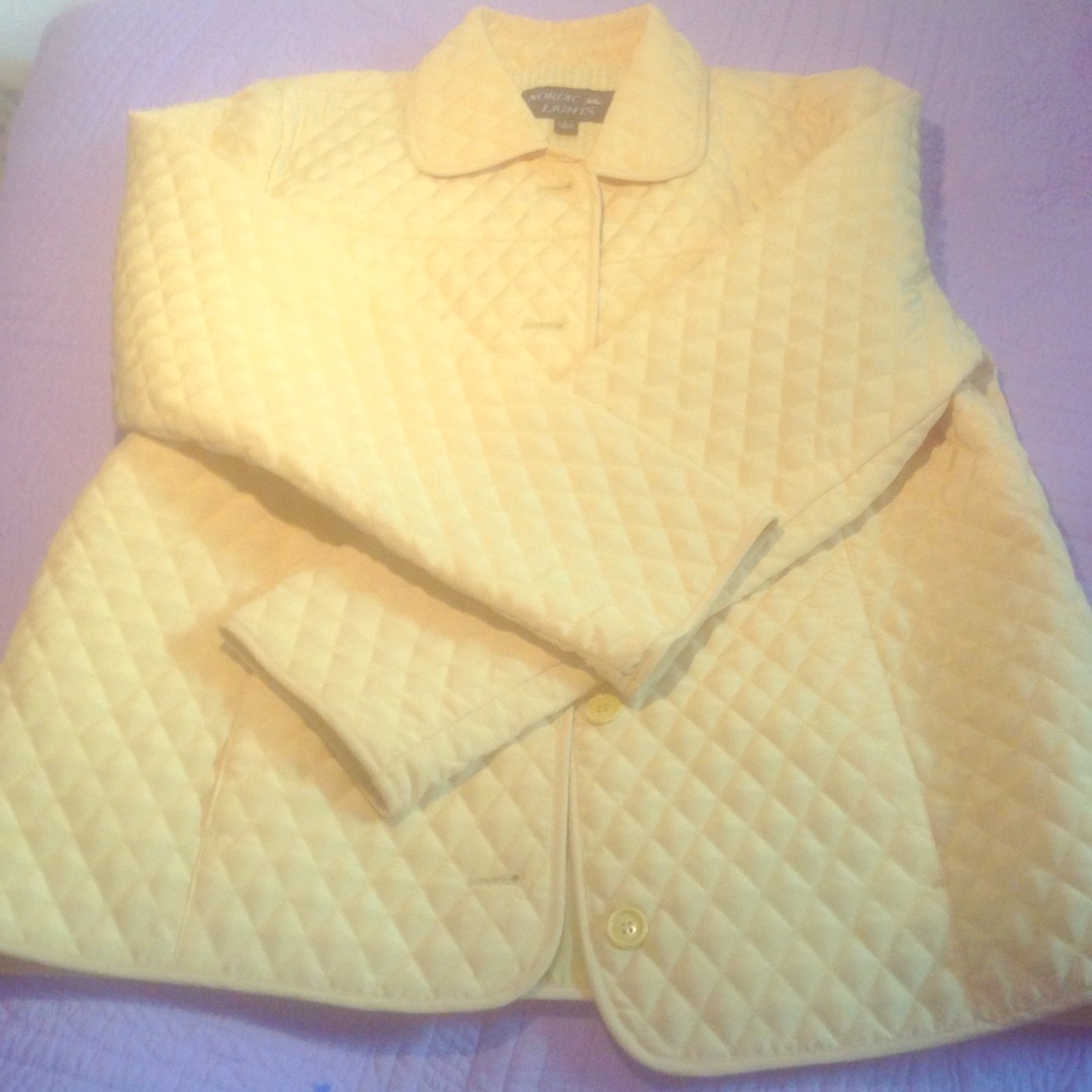 Women's Nordic Lights large yellow jacket