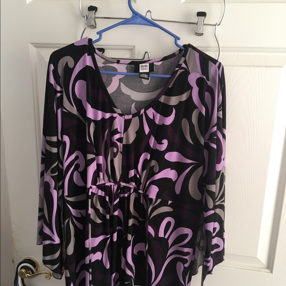 Women's three-quarter length sleeve stretchy top