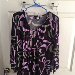 Women's three-quarter length sleeve stretchy top