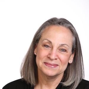 Meet your Posher, Leta