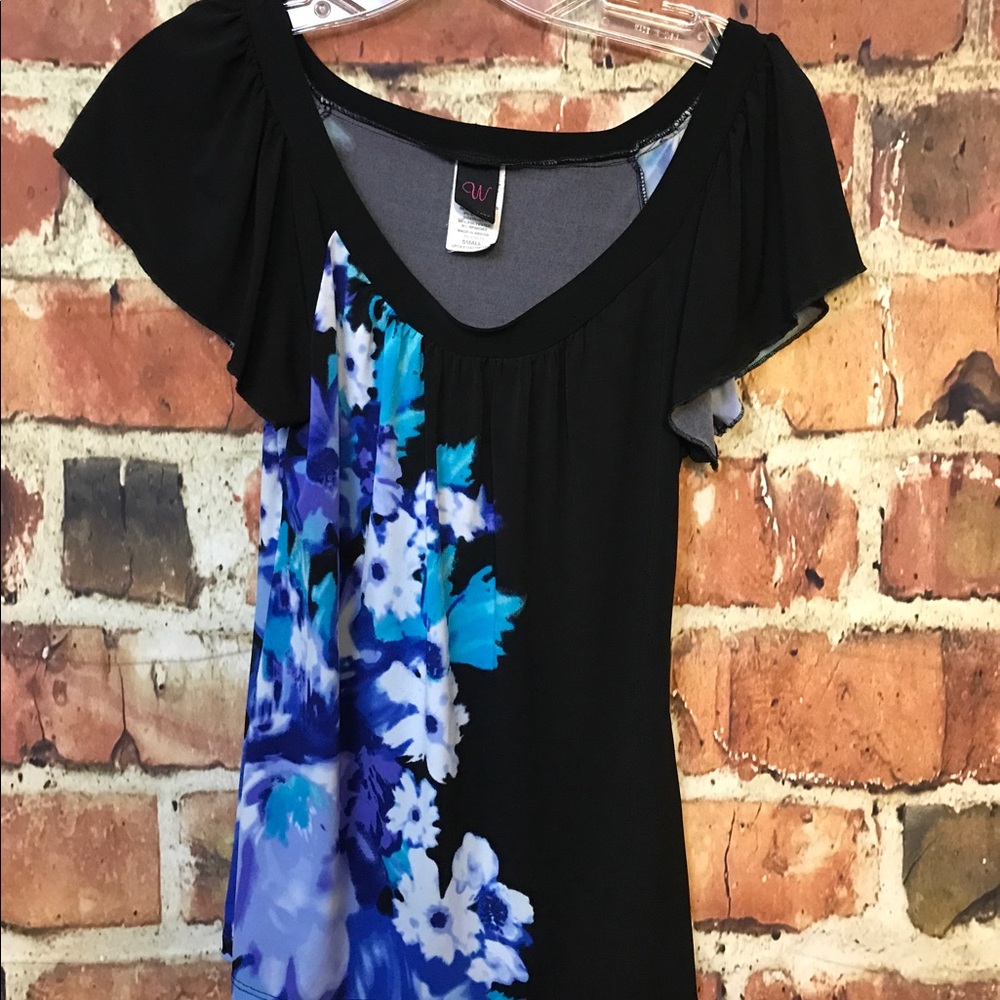 Black floral cap sleeve blouse