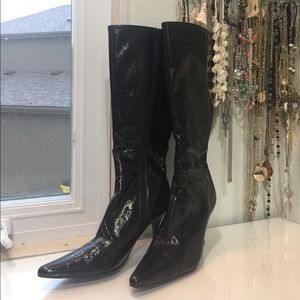 Patent leather black boots