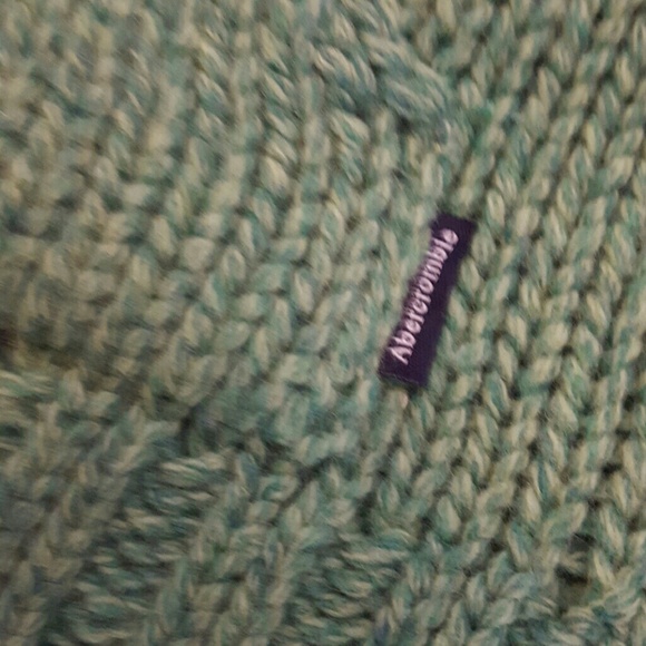 Abercrombie & Fitch 100% Lambswool Sweater - Picture 3 of 4