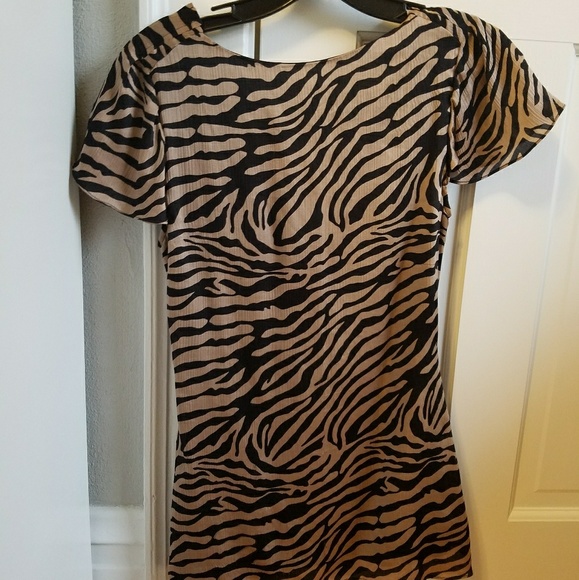 DVF Diane Von Furstenberg Silk Top 4 Zebra Print - Picture 2 of 3