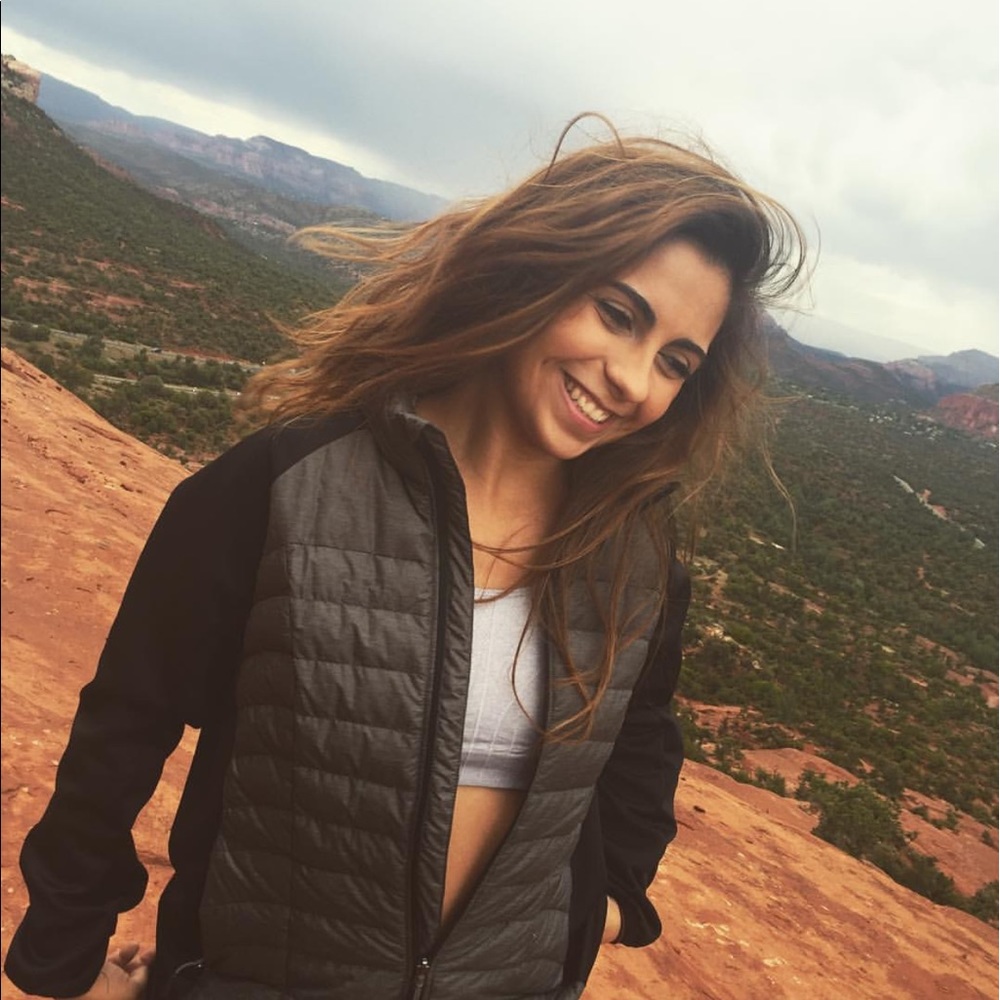 Meet your Posher, Adrianna