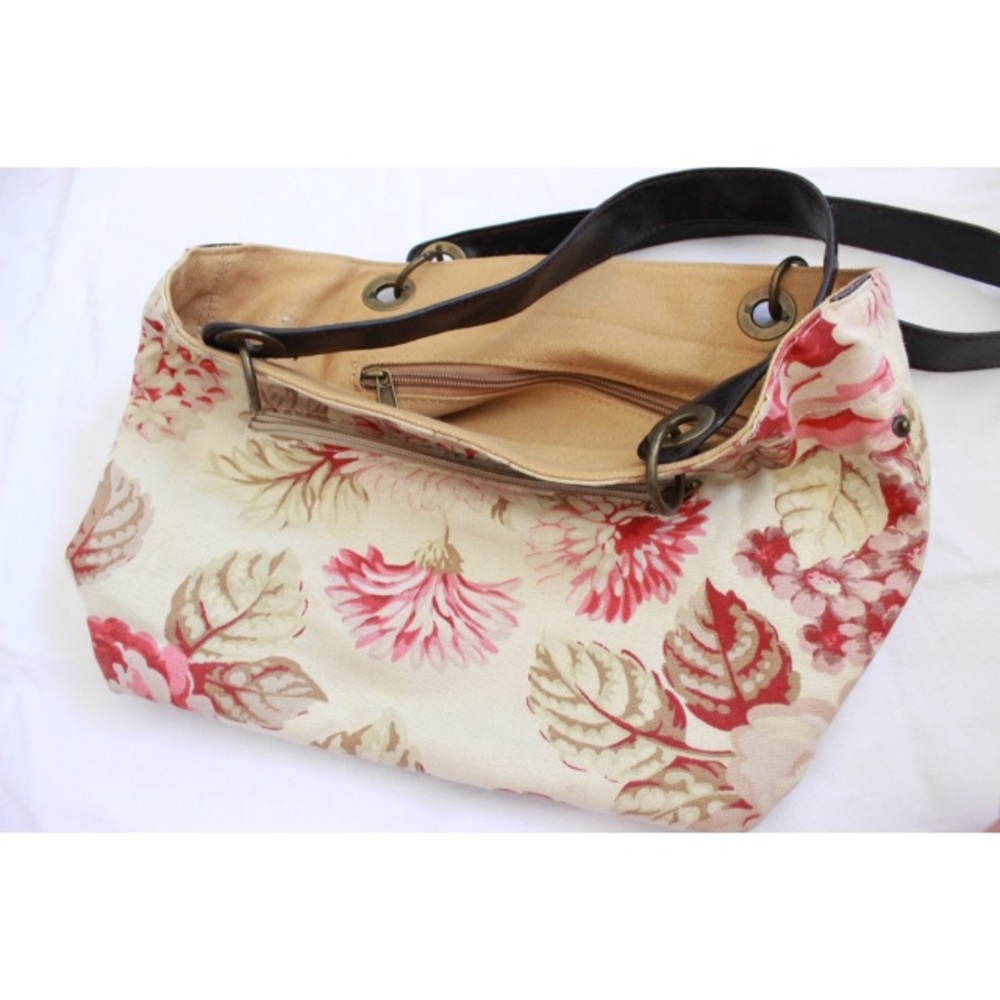 Floral roses leather purse