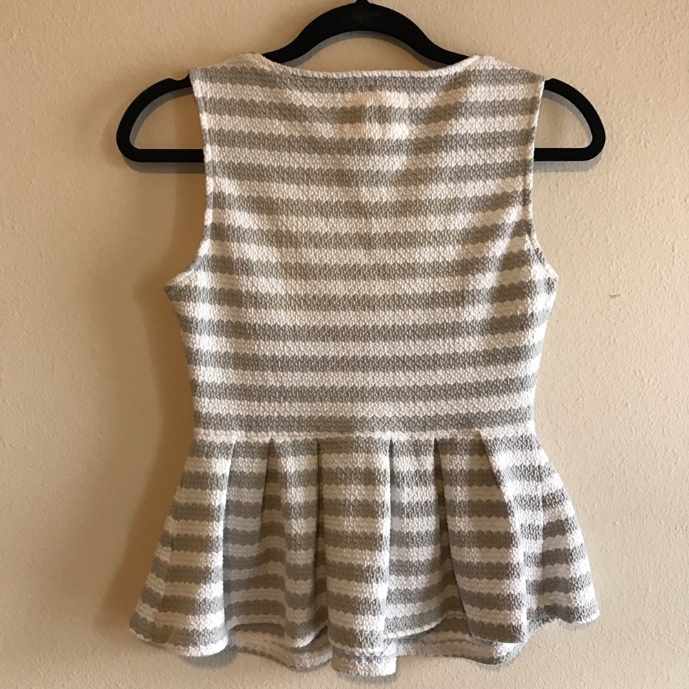 SOLD ✨ anthropologie Peplum Top - Picture 3 of 6