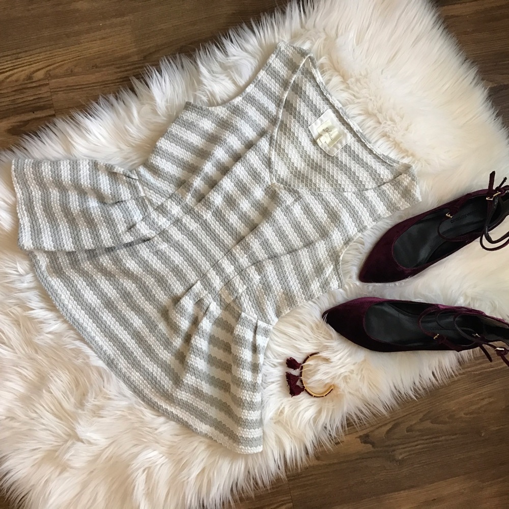 SOLD ✨ anthropologie Peplum Top - Picture 5 of 6